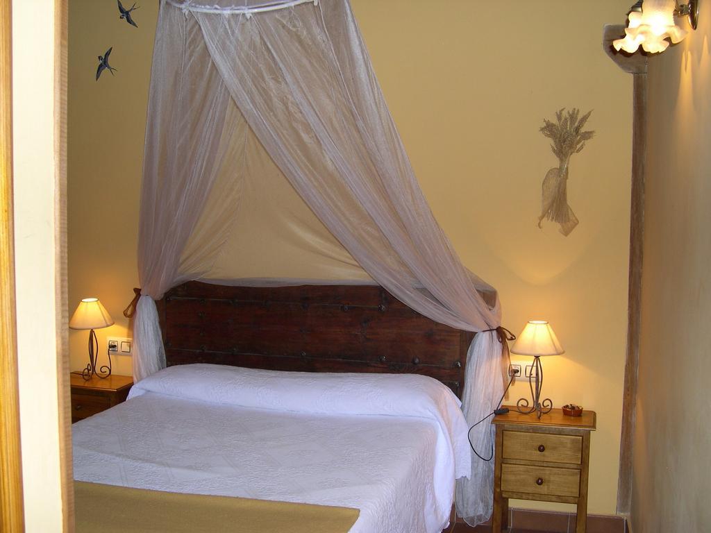 La Huerta De San Lorenzo Hotel Segovia Room photo